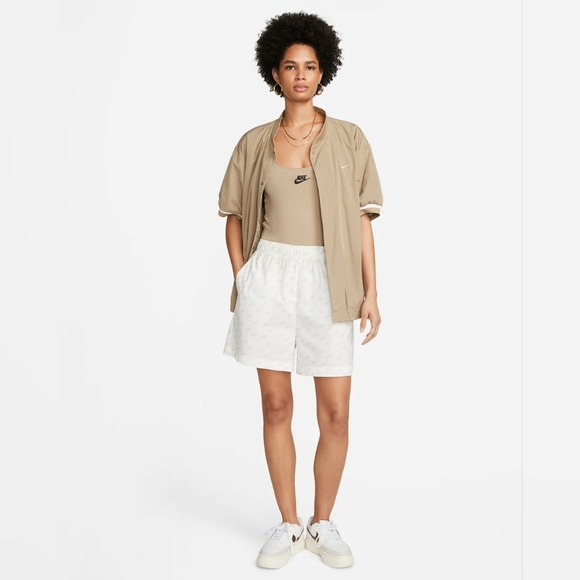 Nike Sportswear Swoosh Print Shorts Women's Size Large Style DV7932-133 NEW! - Picture 3 of 17